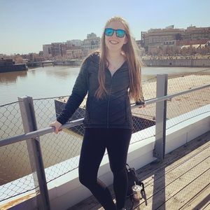 Meet your Posher, Ariane